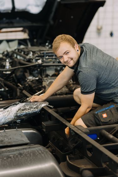 Ausbildung Kfz Mechatroniker In M W D Mit Schwerpunkt