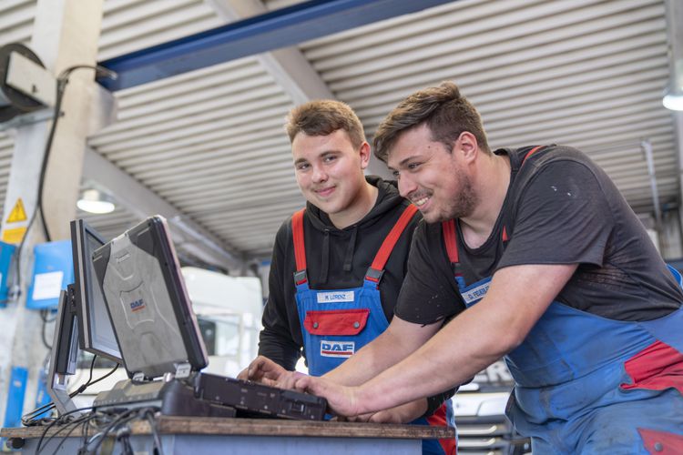 Ausbildung Kfz Mechatroniker In Nutzfahrzeugtechnik M W D Bei