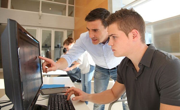 Sportinformatiker bei der Arbeit