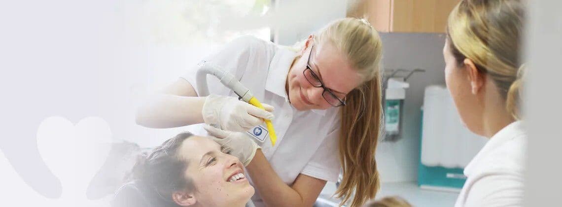 Ausbildung als Zahnmedizinische Fachangestellte bei ZZB