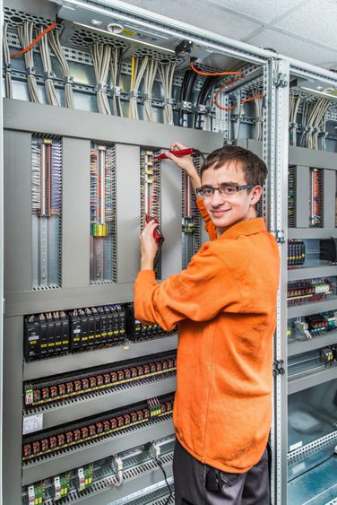 Ausbildung als Elektroniker/in für Automatisierungstechnik ...