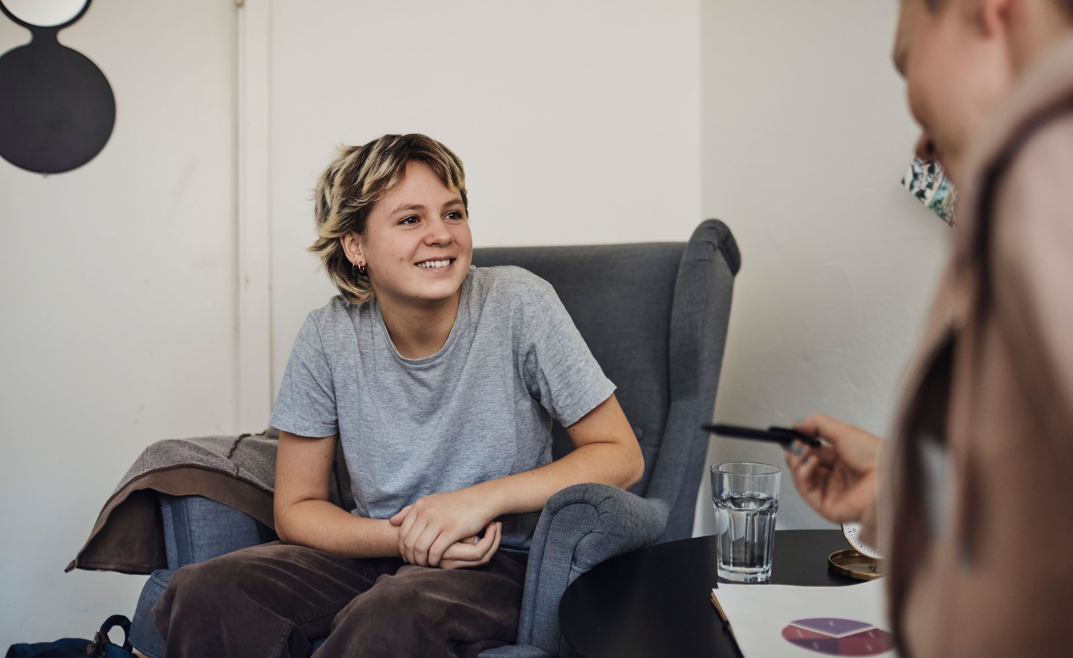 Therapeutin bei der Arbeit mit einer Patientin. Therapeutin bei der Arbeit mit einer Patientin.