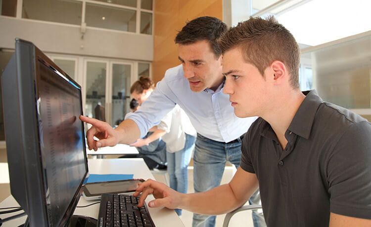 Sportinformatiker bei der Arbeit