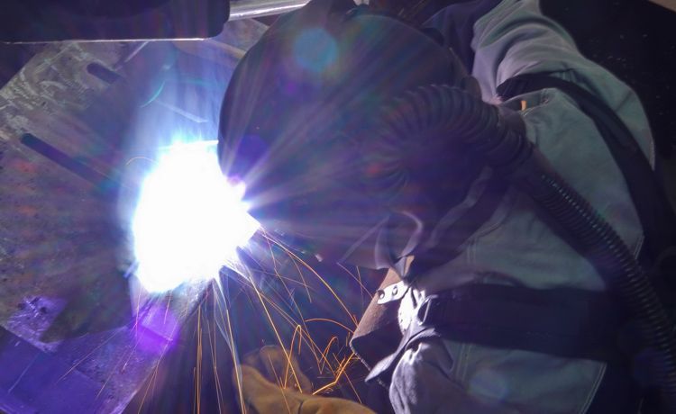 Konstruktionsmechaniker bei der Arbeit