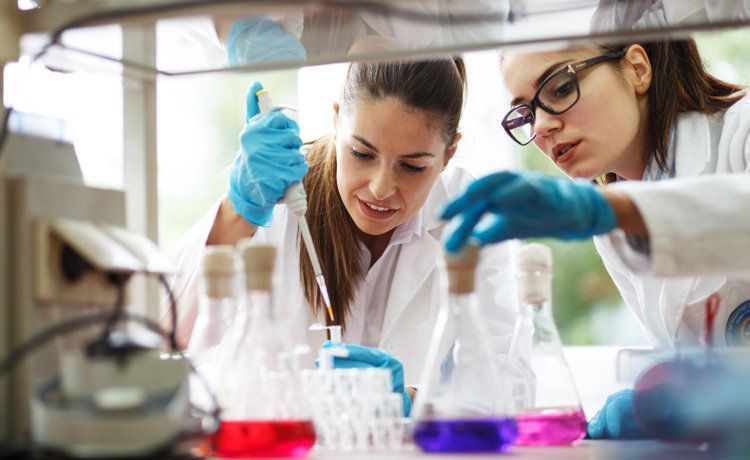 Bild aus dem Text zu Chemielaborjungwerker/in