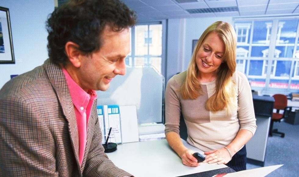 Bild aus dem Text zu Verkäufer/in im Bereich Post- und Bankdienstleistungen